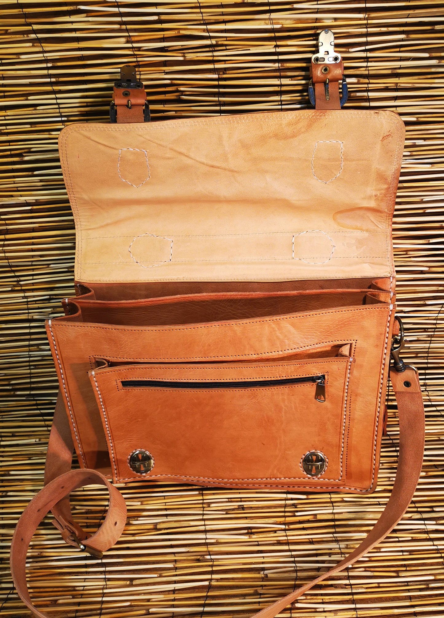 Cartable rigide double soufflet attache rapide