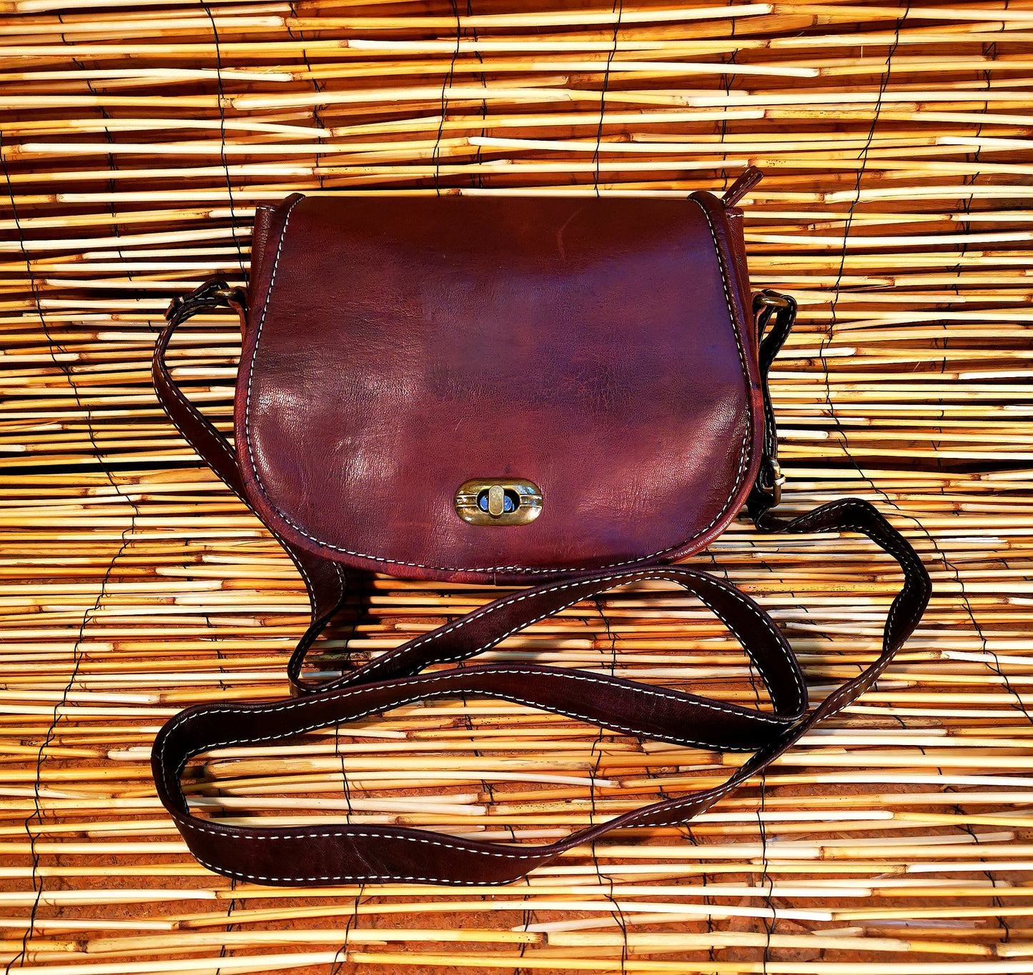 Sac à main fermeture boucle tournante