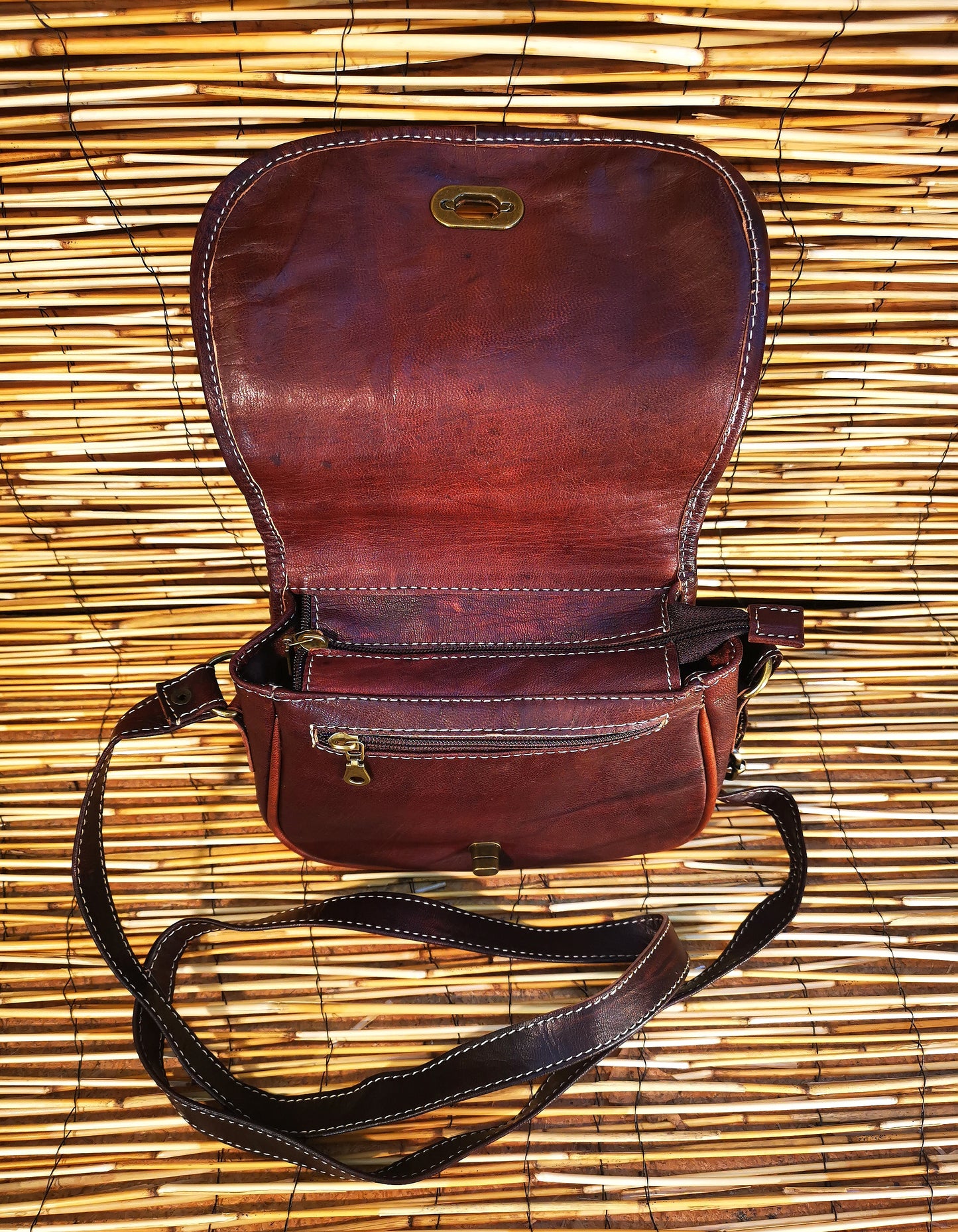 Sac à main fermeture boucle tournante