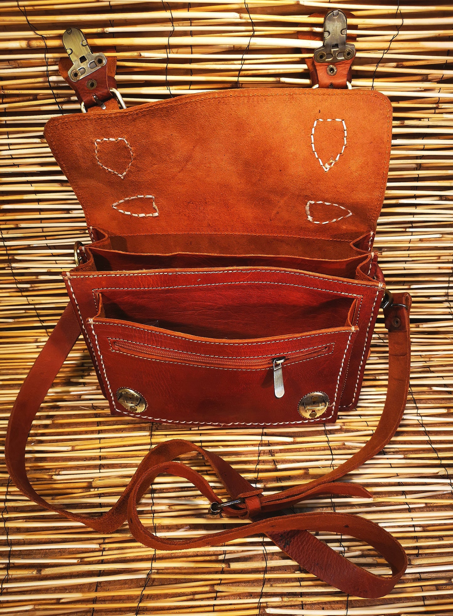 Bolso de hombro estilo satchel con doble correa