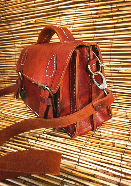 Bolso de hombro estilo satchel con doble correa