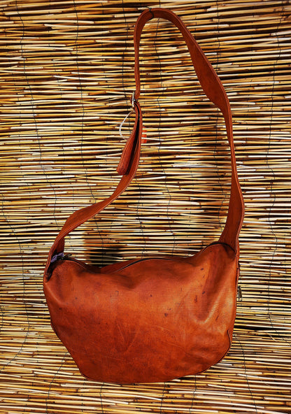 Bolso de mano con correa ancha